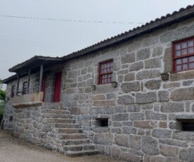 Fachada principal da Casa de Covide
